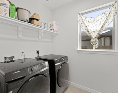 7843 Wyndham Harbor Court - Photo Thumbnail 5
