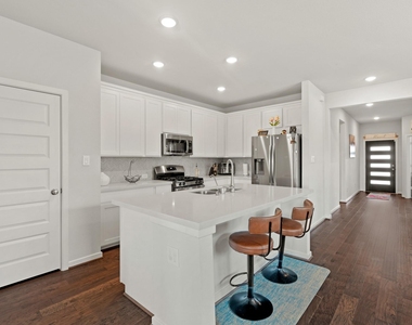 7843 Wyndham Harbor Court - Photo Thumbnail 8