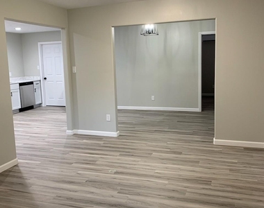 7427 Evans Street - Photo Thumbnail 2