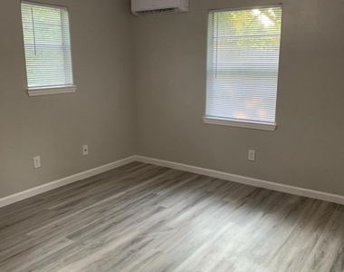 7427 Evans Street - Photo Thumbnail 7