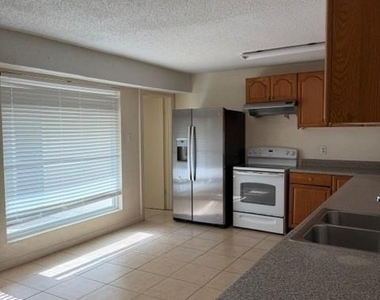 781 Country Place Drive - Photo Thumbnail 6