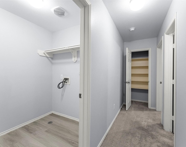 11745 Logan Ridge Drive - Photo Thumbnail 13