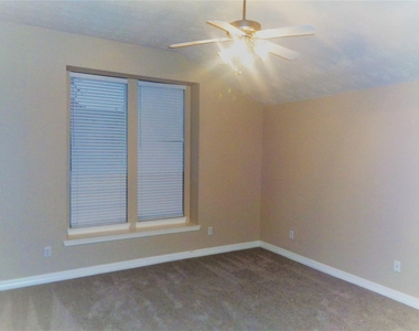 19017 Hammer Lane - Photo Thumbnail 11