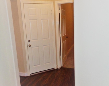19017 Hammer Lane - Photo Thumbnail 8