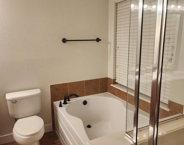 4519 Woodspring Glen Lane - Photo Thumbnail 28