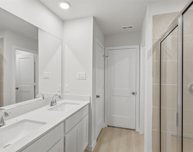 7757 Bergamot Cir - Photo Thumbnail 11