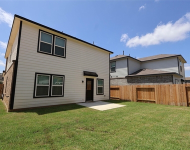 7757 Bergamot Cir - Photo Thumbnail 5