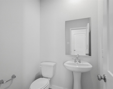 7757 Bergamot Cir - Photo Thumbnail 16