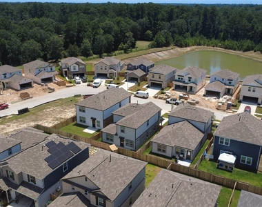 7757 Bergamot Cir - Photo Thumbnail 2