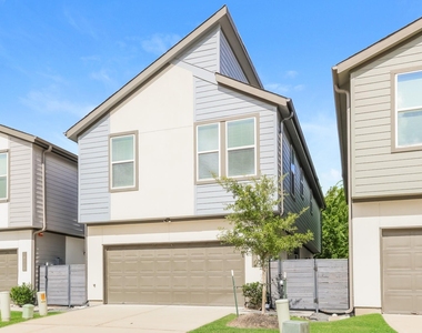 18306 W Centro Circle - Photo Thumbnail 1