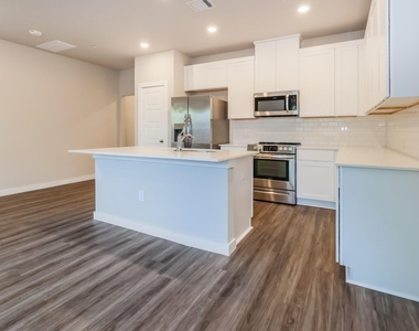 18306 W Centro Circle - Photo Thumbnail 7