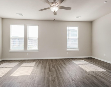 18306 W Centro Circle - Photo Thumbnail 9