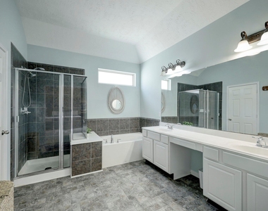 3323 Masters Point Drive - Photo Thumbnail 17