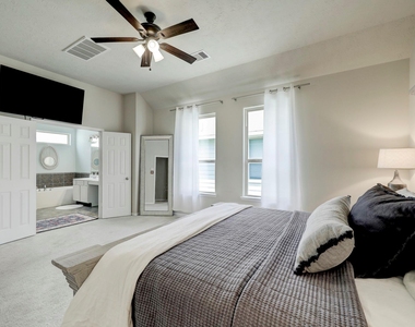 3323 Masters Point Drive - Photo Thumbnail 16