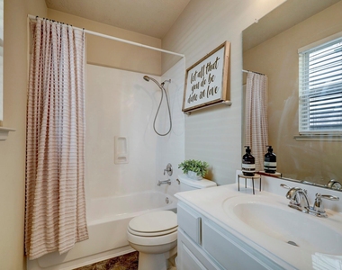 3323 Masters Point Drive - Photo Thumbnail 21