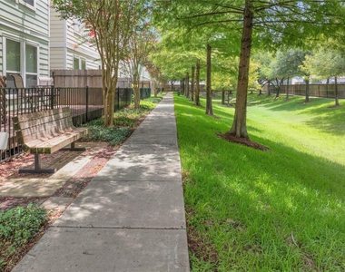 3323 Masters Point Drive - Photo Thumbnail 32