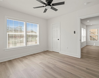 2817 Winbern Street - Photo Thumbnail 10