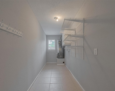 3610 Bee Bayou Lane - Photo Thumbnail 16