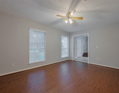 3610 Bee Bayou Lane - Photo Thumbnail 8