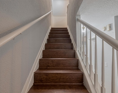 3610 Bee Bayou Lane - Photo Thumbnail 17