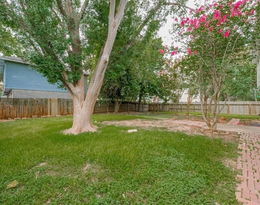3610 Bee Bayou Lane - Photo Thumbnail 35