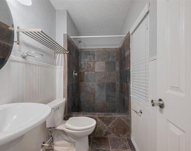 3610 Bee Bayou Lane - Photo Thumbnail 31