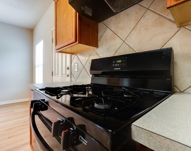 6702 Albion Cresent Drive - Photo Thumbnail 19