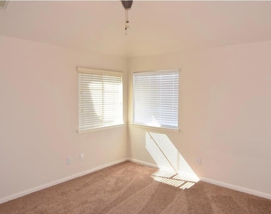 6702 Albion Cresent Drive - Photo Thumbnail 7