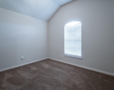 6702 Albion Cresent Drive - Photo Thumbnail 29