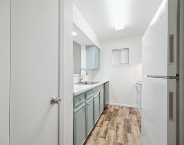 513 Ridge - Photo Thumbnail 8