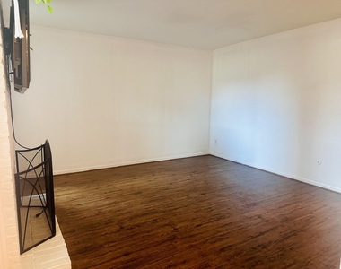 1413 Bonanza Road - Photo Thumbnail 4
