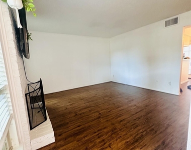 1413 Bonanza Road - Photo Thumbnail 3