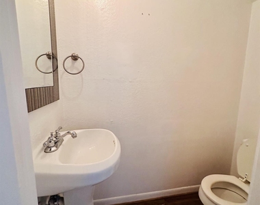 1413 Bonanza Road - Photo Thumbnail 9