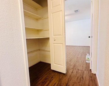 1413 Bonanza Road - Photo Thumbnail 17