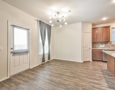 5047 Royal Amber Lane - Photo Thumbnail 15