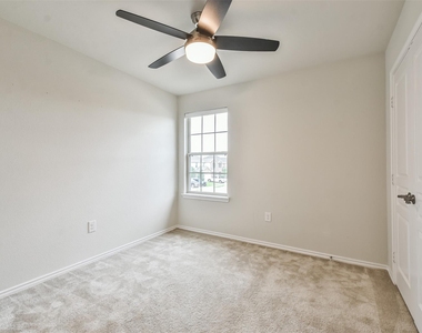 5047 Royal Amber Lane - Photo Thumbnail 37