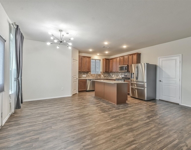 5047 Royal Amber Lane - Photo Thumbnail 9