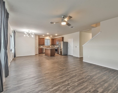 5047 Royal Amber Lane - Photo Thumbnail 8