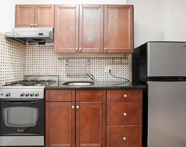 312 West 101st Street - Photo Thumbnail 4