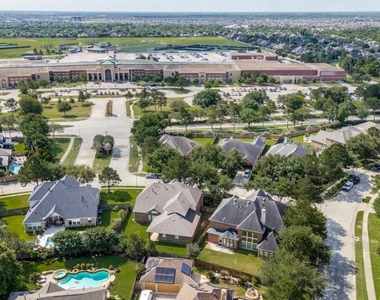 9318 Rainbluff Lane - Photo Thumbnail 32