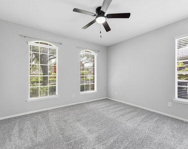 3319 Vista Lake Drive - Photo Thumbnail 9