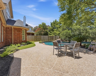 3319 Vista Lake Drive - Photo Thumbnail 16