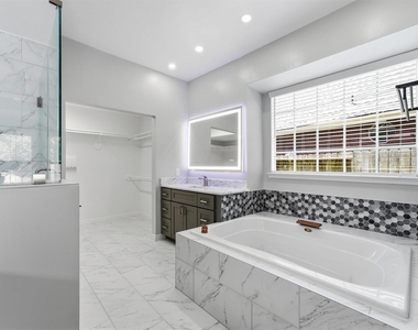 3319 Vista Lake Drive - Photo Thumbnail 11