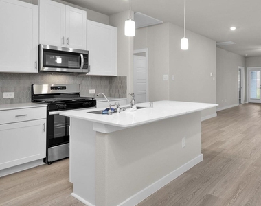 18612 Hillswood Drive - Photo Thumbnail 3