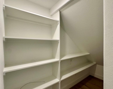 203 Danna Lane - Photo Thumbnail 18