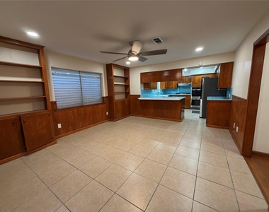 2015 51st Street - Photo Thumbnail 6