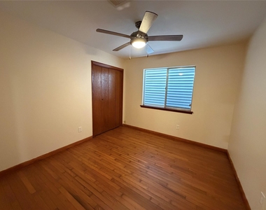 2015 51st Street - Photo Thumbnail 16