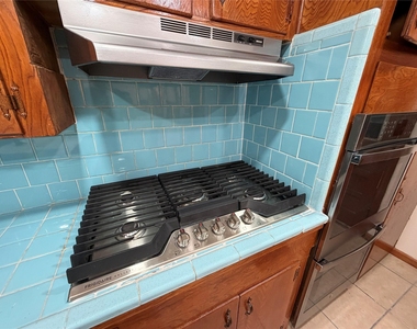 2015 51st Street - Photo Thumbnail 11