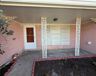2015 51st Street - Photo Thumbnail 1
