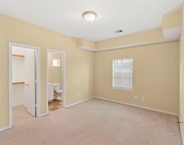 5734a Kansas Street - Photo Thumbnail 4